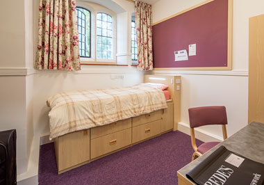 Una stanza singola del college - Bede's Summer School