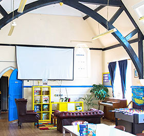 Una sala comune della scuola di inglese OISE a Newbury
