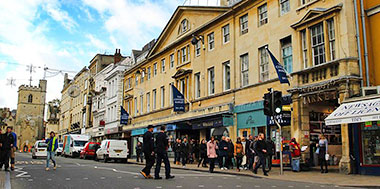 La sede di OISE Oxford in High Street, nel centro della città