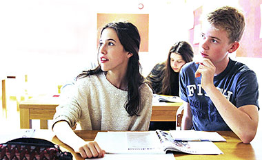 Studenti di spagnolo in classe -  scuola OISE a Segovia