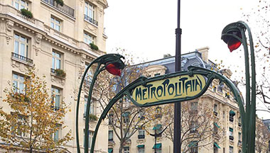 Parigi, insegna del metro