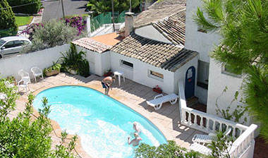 La piscina del Residence Castel Arabel a Antibes