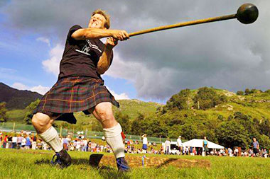 Giochi tradizionali scozzesi nelle Highlands