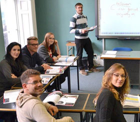 Insegnante e studenti  alla Horner School of English di  Dublino