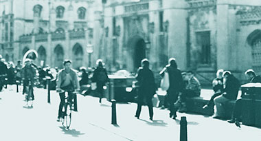 A Cambridge è comune spostarsi in bicicletta