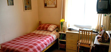 A Londra lo studente alloggia in camera singola