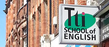 Tti School od English in Camden High Street a Londra