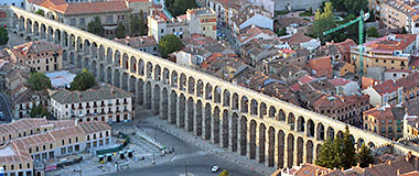 Il celebre acquedotto romano di Segovia dove si trova la scuola di spagnolo OISE